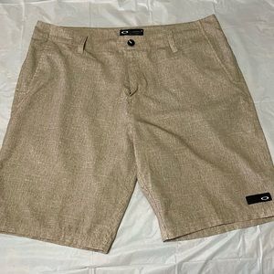 NWOT , OAKLEY MENS 36W Dry Station Golf Shorts 10” inseam 21” outer seam